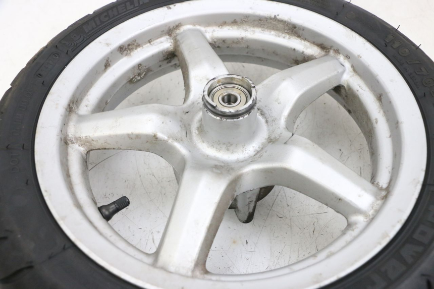 photo de CERCHIO ANTERIORE E PNEUMATICO MBK FLAME X 125 (2007 - 2016) - Primo piano tecnico