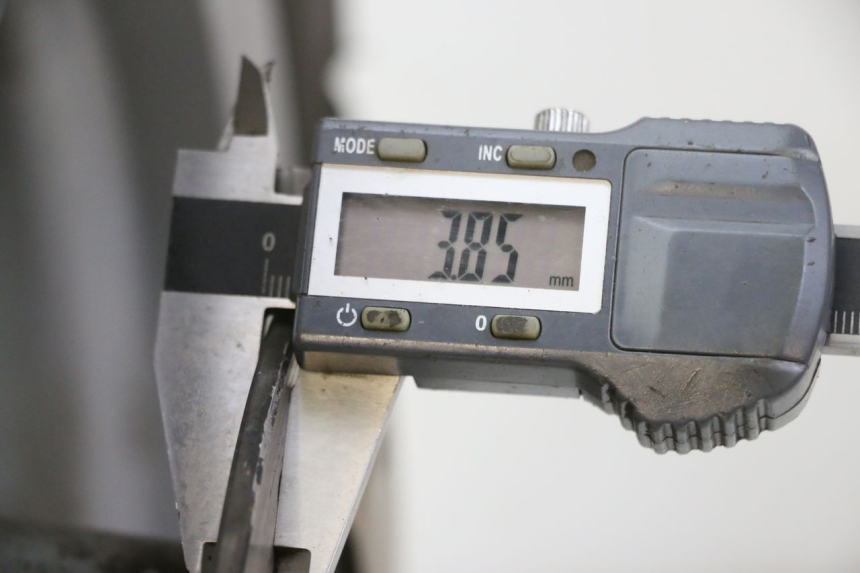 photo de CERCHIO ANTERIORE E PNEUMATICO PIAGGIO FLY 2T 50 (2004 - 2017) - Altra angolazione