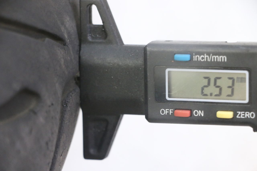 photo de CERCHIO ANTERIORE E PNEUMATICO HONDA FORZA ABS 300 (2013 - 2017) - Zoom sullo stato d'uso