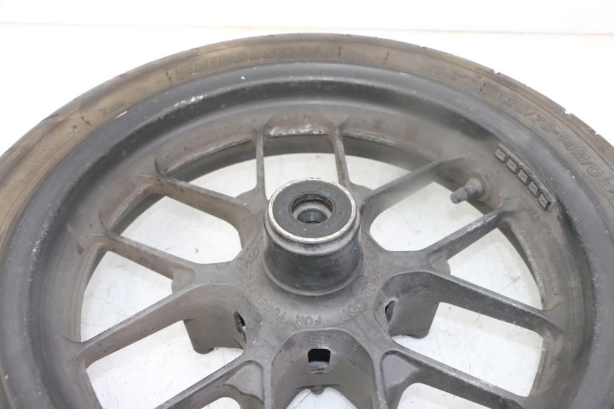 photo de CERCHIO ANTERIORE E PNEUMATICO HONDA FORZA ABS 300 (2013 - 2017) - Altra angolazione