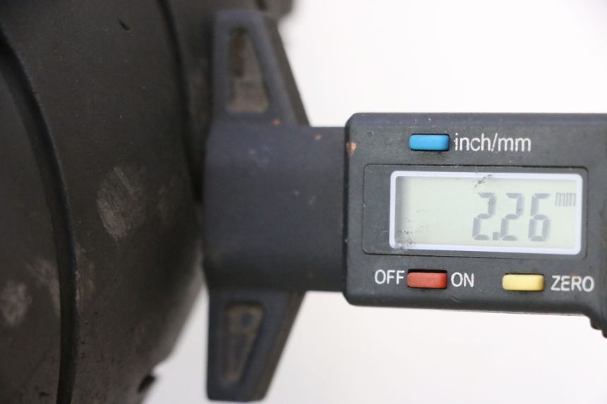 photo de CERCHIO ANTERIORE E PNEUMATICO YAMAHA FZS FAZER 600 (2001 - 2003) - Dettaglio del componente