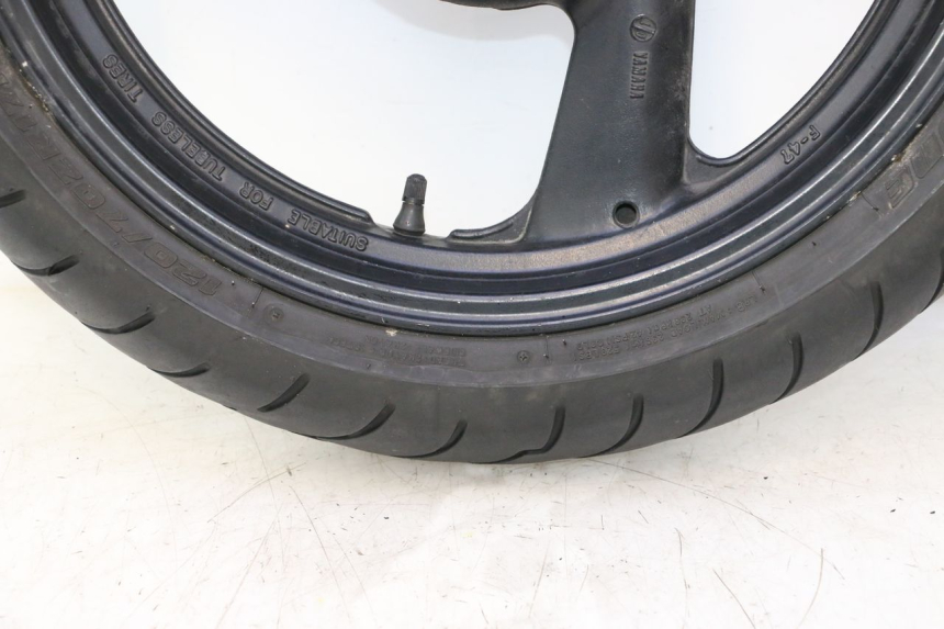 photo de CERCHIO ANTERIORE E PNEUMATICO YAMAHA FZS FAZER 600 (2001 - 2003) - Angolazione alternativa