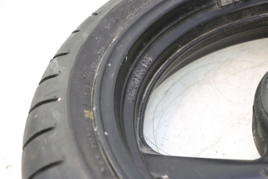 photo de CERCHIO ANTERIORE E PNEUMATICO YAMAHA FZS FAZER 600 (2001 - 2003) - Stato della superficie e materiale