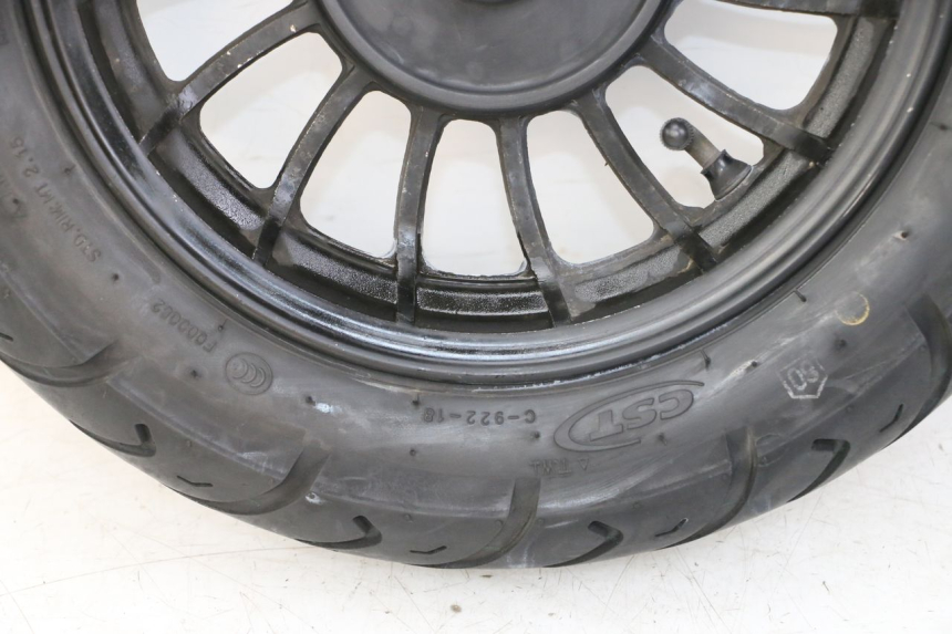 photo de CERCHIO ANTERIORE E PNEUMATICO JM MOTORS MIA 50 (2017 - 2020) - Caratteristiche distintive