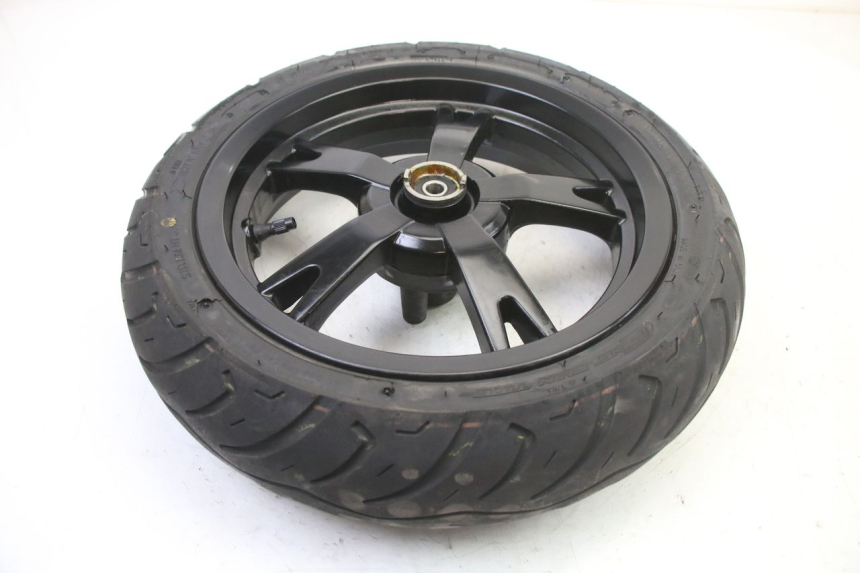 photo de CERCHIO ANTERIORE E PNEUMATICO PEUGEOT KISBEE 2T 50 (2010 - 2017) - Dettaglio del componente