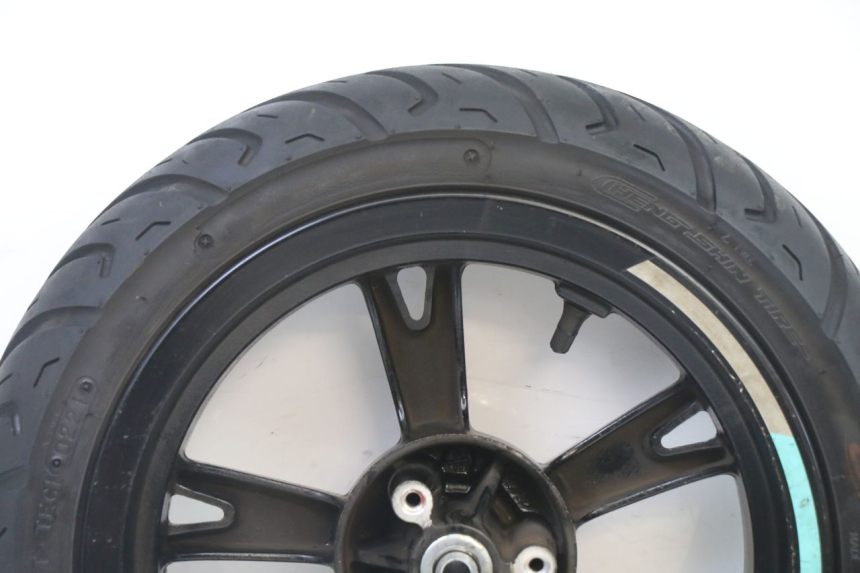 photo de CERCHIO ANTERIORE E PNEUMATICO PEUGEOT KISBEE 4T 50 (2018 - 2022) - Ricambio usato controllato