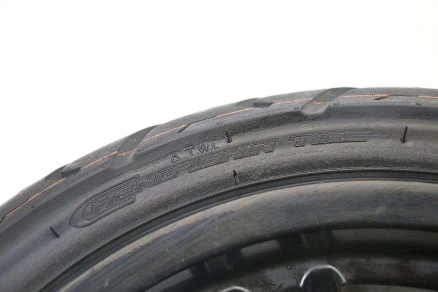 photo de CERCHIO ANTERIORE E PNEUMATICO PEUGEOT KISBEE 4T 50 (2018 - 2022) - Zoom sui componenti