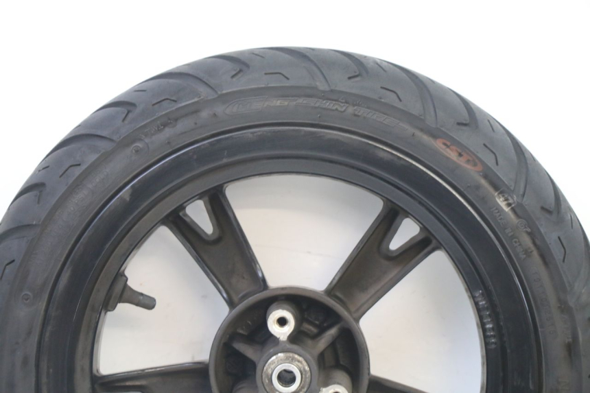 photo de CERCHIO ANTERIORE E PNEUMATICO PEUGEOT KISBEE 4T 50 (2018 - 2022) - Ricambio usato controllato