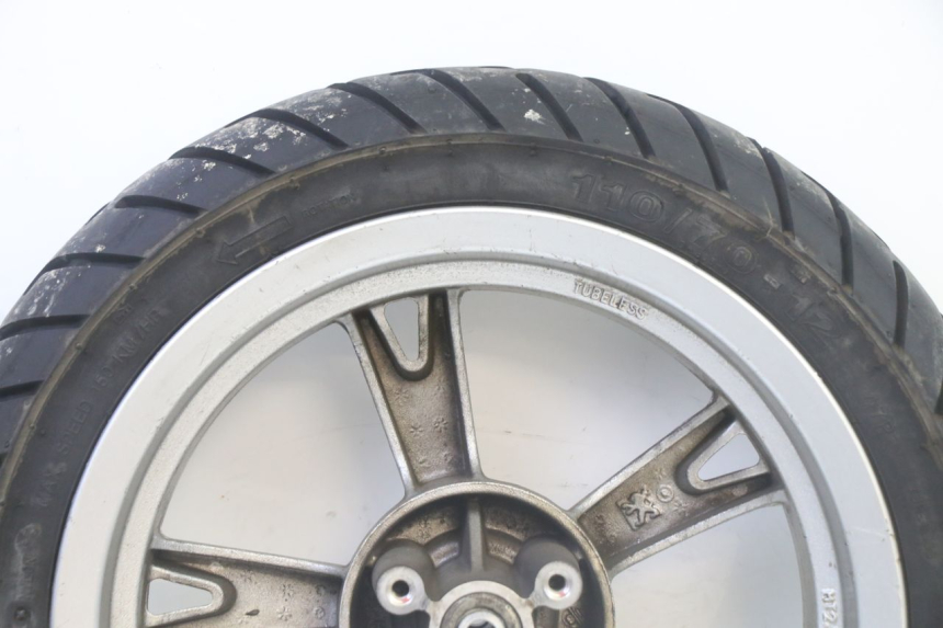 photo de CERCHIO ANTERIORE E PNEUMATICO PEUGEOT KISBEE 4T 50 (2018 - 2022) - Dettagli dei punti di fissaggio