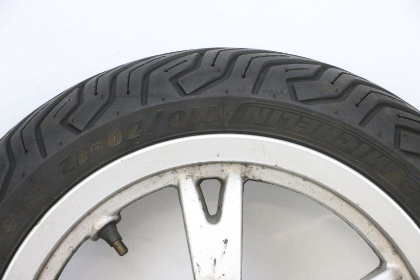 photo de CERCHIO ANTERIORE E PNEUMATICO PEUGEOT KISBEE 4T 50 (2010 - 2017) - Ispezione visiva dettagliata