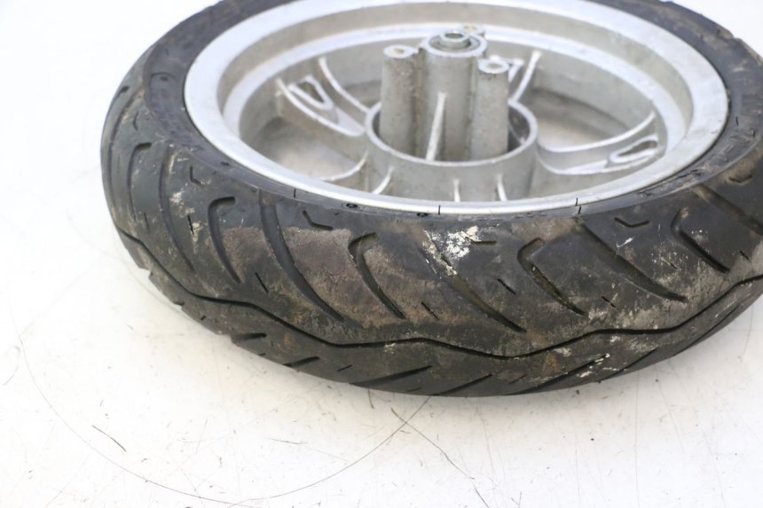 photo de CERCHIO ANTERIORE E PNEUMATICO PEUGEOT KISBEE 4T 50 (2010 - 2017) - Altra angolazione
