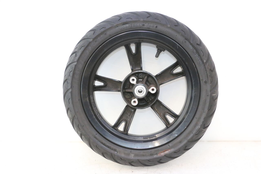 photo de CERCHIO ANTERIORE E PNEUMATICO PEUGEOT KISBEE 4T 50 (2023 - 2026) - Dettaglio del componente