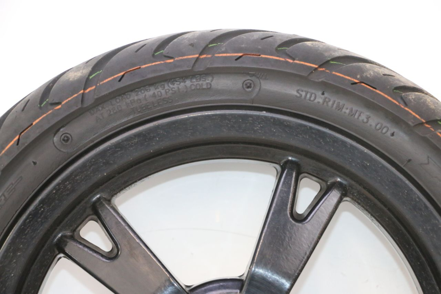 photo de CERCHIO ANTERIORE E PNEUMATICO PEUGEOT KISBEE 4T 50 (2023 - 2026) - Focus sulla struttura