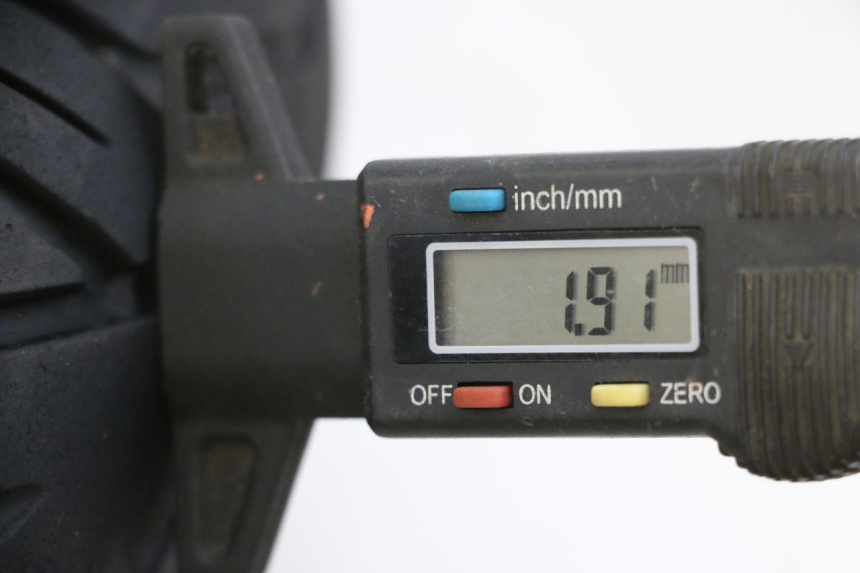 photo de CERCHIO ANTERIORE E PNEUMATICO KYMCO LIKE 125 (2009 - 2016) - Dettaglio del componente