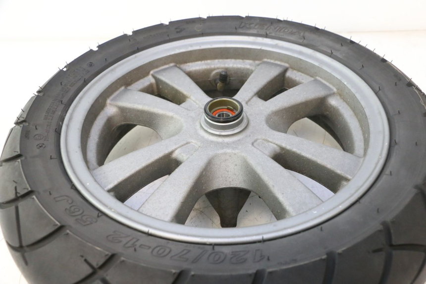 photo de CERCHIO ANTERIORE E PNEUMATICO KYMCO LIKE 125 (2009 - 2016) - Primo piano tecnico