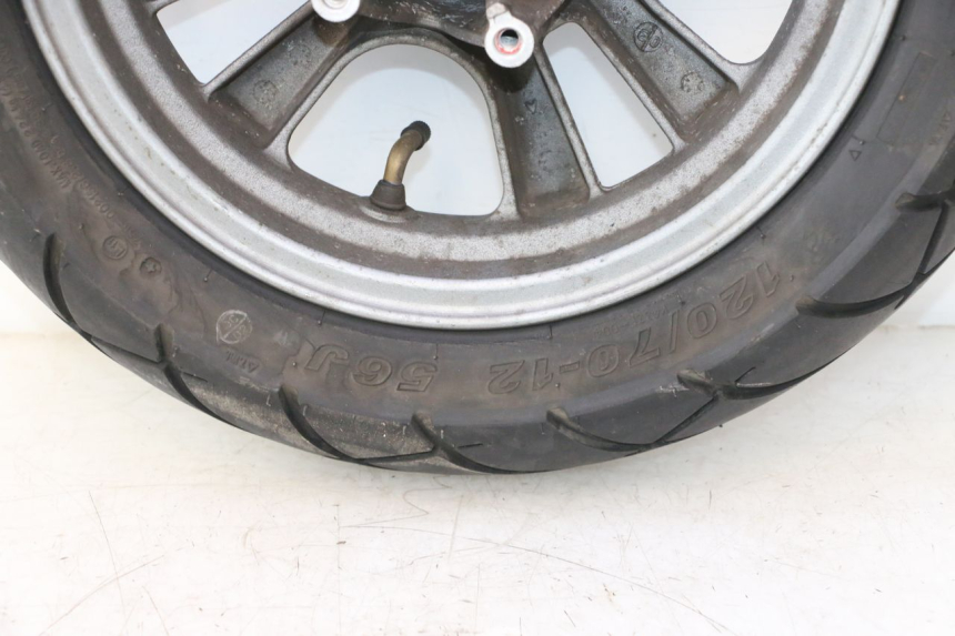 photo de CERCHIO ANTERIORE E PNEUMATICO KYMCO LIKE 125 (2009 - 2016) - Stato della superficie e materiale
