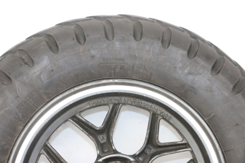 photo de CERCHIO ANTERIORE E PNEUMATICO MBK BOOSTER SPIRIT NAKED 50 (2004 - 2017) - Stato della superficie e materiale