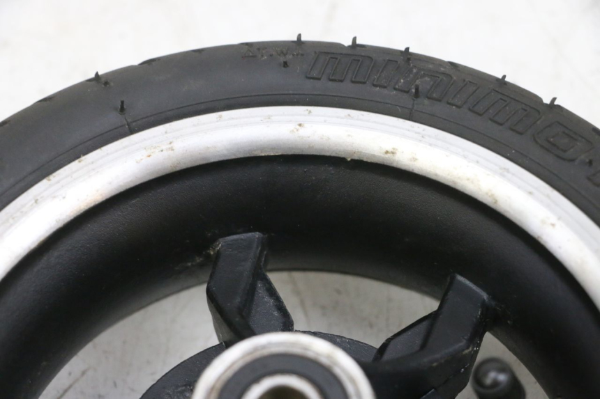 photo de CERCHIO ANTERIORE E PNEUMATICO DUALTRON MINI SPECIAL 1 - Zoom sullo stato d'uso