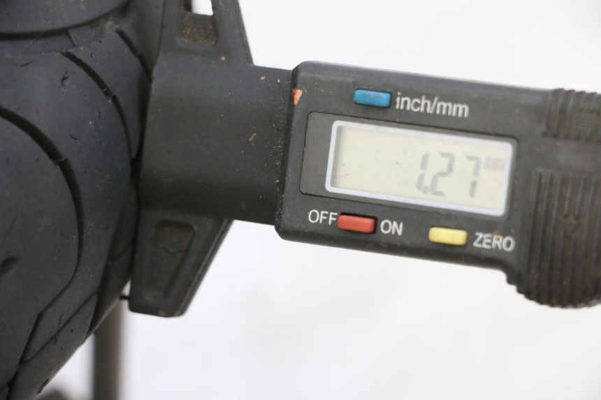 photo de CERCHIO ANTERIORE E PNEUMATICO DUALTRON MINI SPECIAL 1 - Altra angolazione