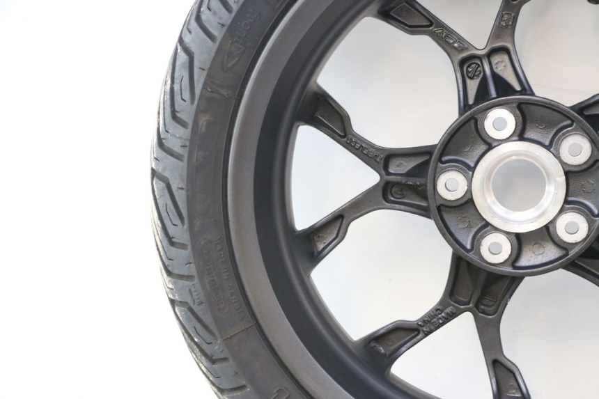 photo de CERCHIO ANTERIORE E PNEUMATICO PIAGGIO MP3 HPE 530 (2022 - 2026) - Caratteristiche distintive