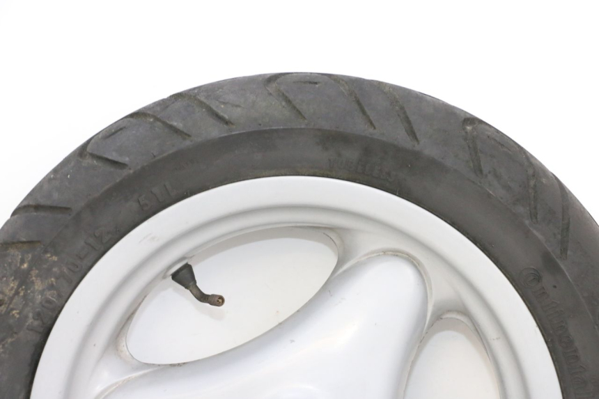 photo de CERCHIO ANTERIORE E PNEUMATICO YAMAHA NEO'S NEOS 2T 50 (1998 - 2007) - Primo piano ad alta risoluzione