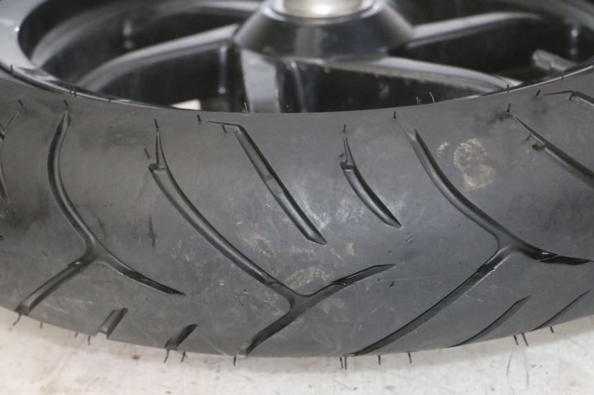 photo de CERCHIO ANTERIORE E PNEUMATICO PIAGGIO NRG POWER PUREJET 50 (2018 - 2021) - Zoom sullo stato d'uso