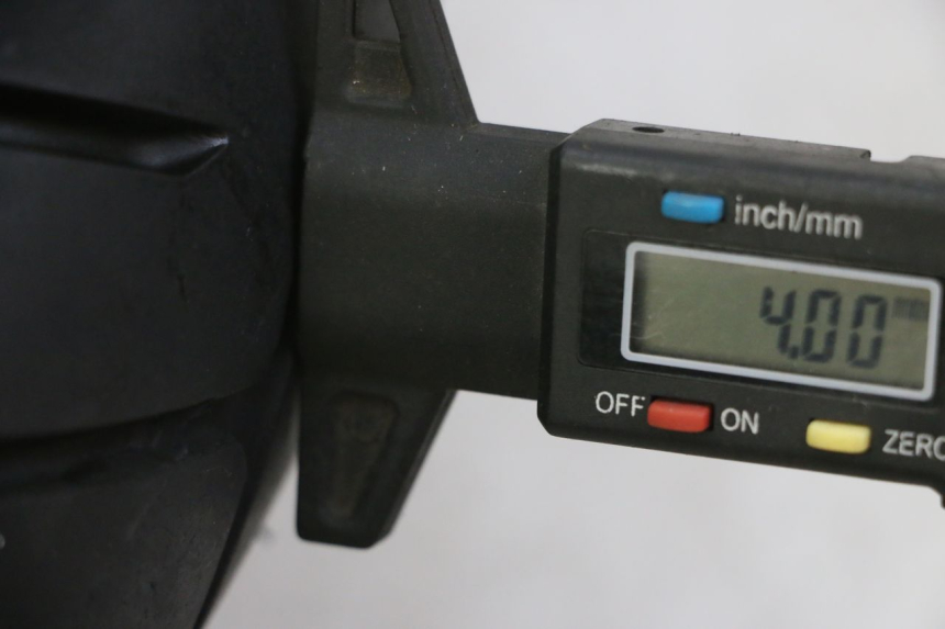 photo de CERCHIO ANTERIORE E PNEUMATICO PIAGGIO NRG POWER PUREJET 50 (2018 - 2021) - Primo piano tecnico