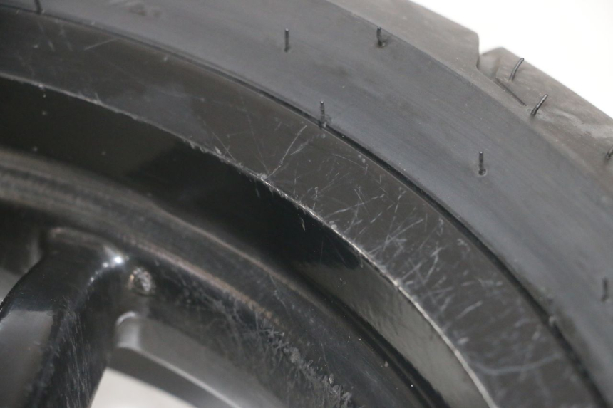 photo de CERCHIO ANTERIORE E PNEUMATICO PIAGGIO NRG POWER PUREJET 50 (2018 - 2021) - Stato della superficie e materiale