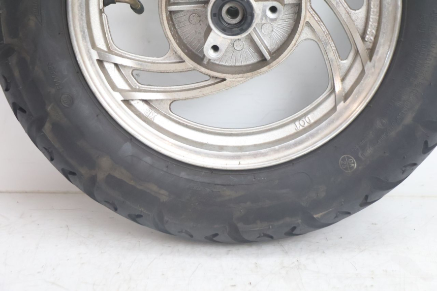photo de CERCHIO ANTERIORE E PNEUMATICO JM MOTORS OLDIES 4T 50 (2020 - 2026) - Stato della superficie e materiale
