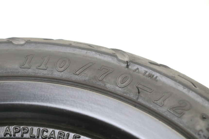 photo de CERCHIO ANTERIORE E PNEUMATICO SYM ORBIT III 3 4T 50 (2021 - 2025) - Caratteristiche distintive