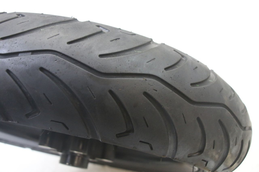 photo de CERCHIO ANTERIORE E PNEUMATICO SYM ORBIT III 3 4T 50 (2021 - 2025) - Zoom sui componenti