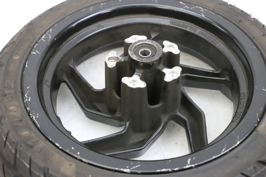 photo de CERCHIO ANTERIORE E PNEUMATICO SYM ORBIT III 3 4T 50 (2021 - 2025) - Zoom sullo stato d'uso