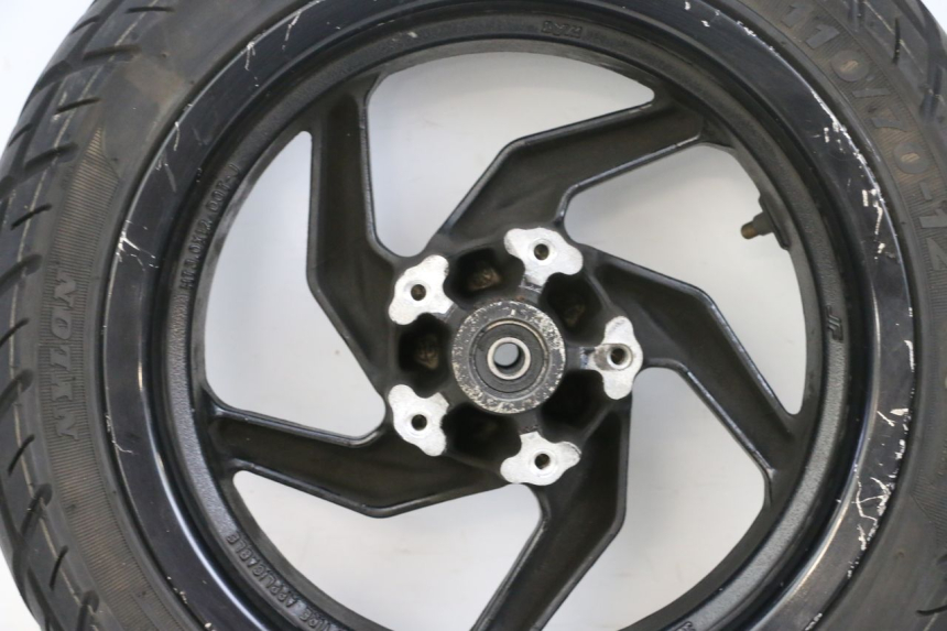 photo de CERCHIO ANTERIORE E PNEUMATICO SYM ORBIT III 3 4T 50 (2021 - 2025) - Marcature e riferimenti originali