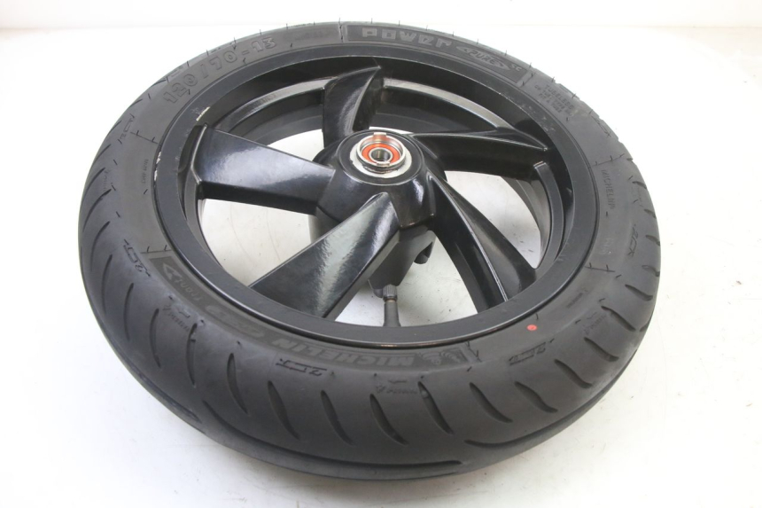 photo de CERCHIO ANTERIORE E PNEUMATICO PEUGEOT CITYSTAR 2T 50 (2018 - 2021) - Dettaglio del componente