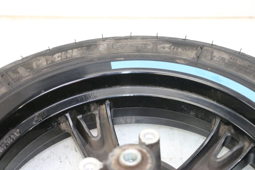 photo de CERCHIO ANTERIORE E PNEUMATICO PEUGEOT KISBEE 4T 50 (2018 - 2022) - Vista d'insieme del prodotto