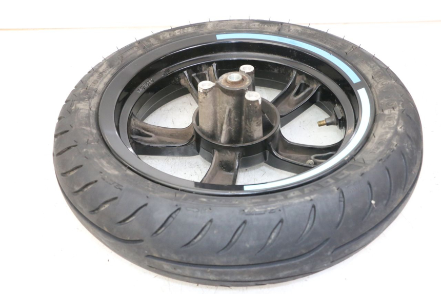 photo de CERCHIO ANTERIORE E PNEUMATICO PEUGEOT KISBEE 4T 50 (2018 - 2022) - Dettagli dei punti di fissaggio