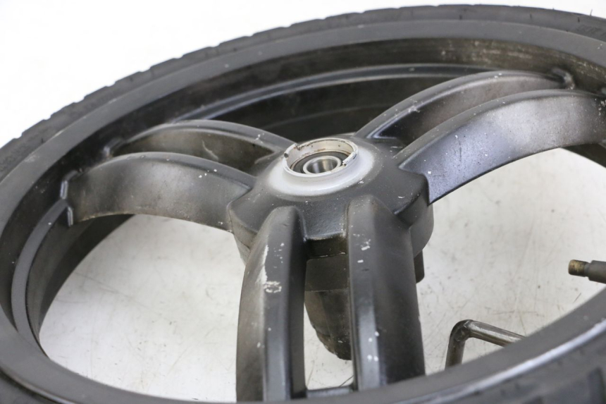 photo de CERCHIO ANTERIORE E PNEUMATICO PEUGEOT LUDIX 50 (2008 - 2017) - Altra angolazione