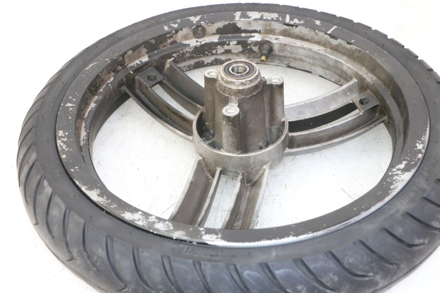 photo de CERCHIO ANTERIORE E PNEUMATICO PEUGEOT LUDIX 50 (2008 - 2017) - Dettagli dei punti di fissaggio