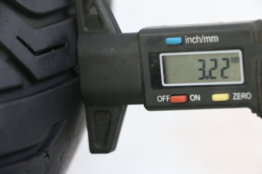 photo de CERCHIO ANTERIORE E PNEUMATICO PEUGEOT SATELIS 125 (2013 - 2018) - Dettaglio del componente