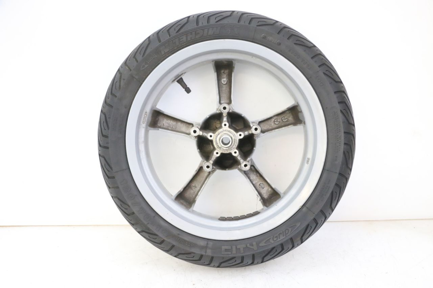 photo de CERCHIO ANTERIORE E PNEUMATICO PEUGEOT SATELIS 125 (2013 - 2018) - Dettagli dei punti di fissaggio