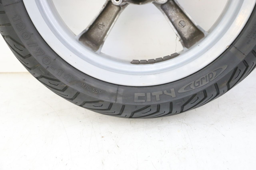 photo de CERCHIO ANTERIORE E PNEUMATICO PEUGEOT SATELIS 125 (2013 - 2018) - Ricambio usato controllato