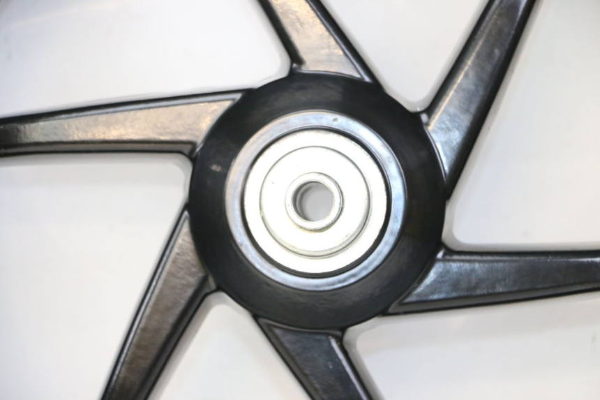 photo de CERCHIO ANTERIORE E PNEUMATICO PIAGGIO NRG POWER PUREJET 50 (2018 - 2021) - Altra vista dell'articolo