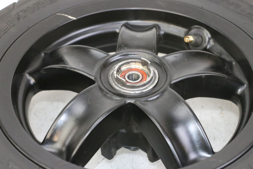 photo de CERCHIO ANTERIORE E PNEUMATICO PIAGGIO ZIP 4T 50 (2018 - 2020) - Altra angolazione