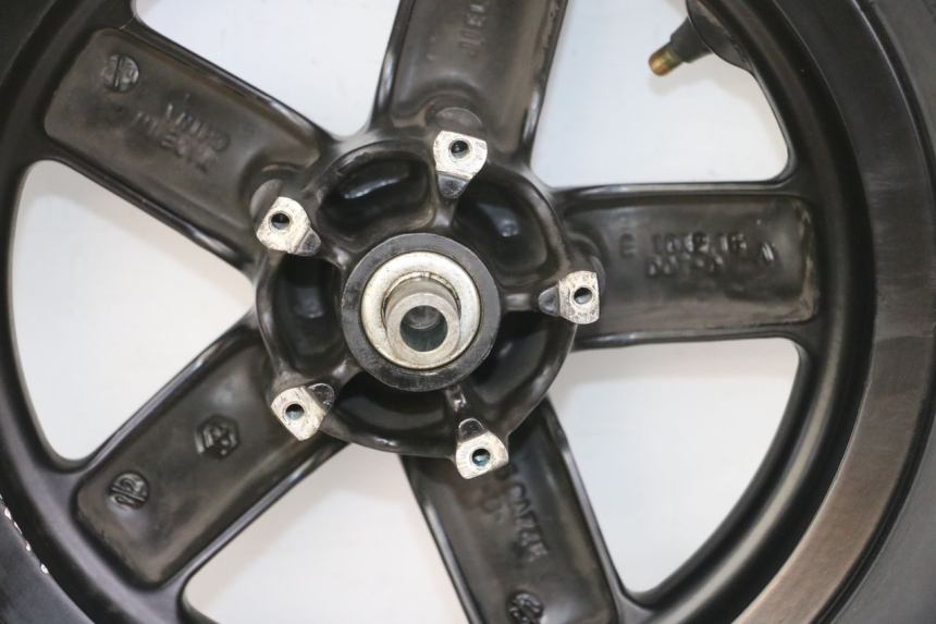 photo de CERCHIO ANTERIORE E PNEUMATICO PIAGGIO ZIP 4T 50 (2018 - 2020) - Marcature e riferimenti originali