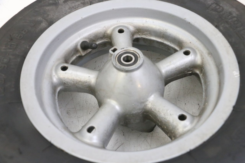 photo de CERCHIO ANTERIORE E PNEUMATICO APRILIA RALLY AC 50 (1995 - 2004) - Zoom sullo stato d'uso