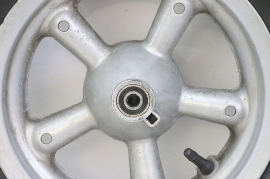 photo de CERCHIO ANTERIORE E PNEUMATICO APRILIA RALLY AC 50 (1995 - 2004) - Ricambio usato controllato