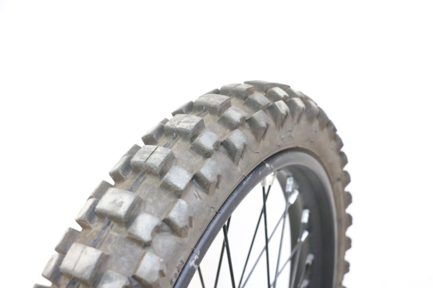 photo de CERCHIO ANTERIORE E PNEUMATICO APOLLO RFZ 125 - Dettaglio del componente