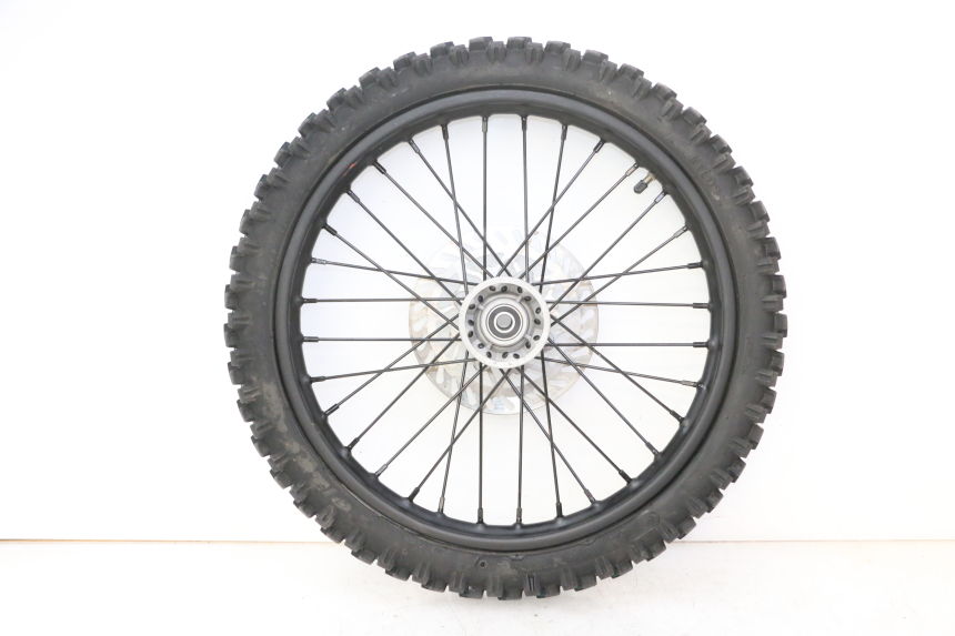 photo de CERCHIO ANTERIORE E PNEUMATICO APOLLO RFZ 150 - Altra angolazione