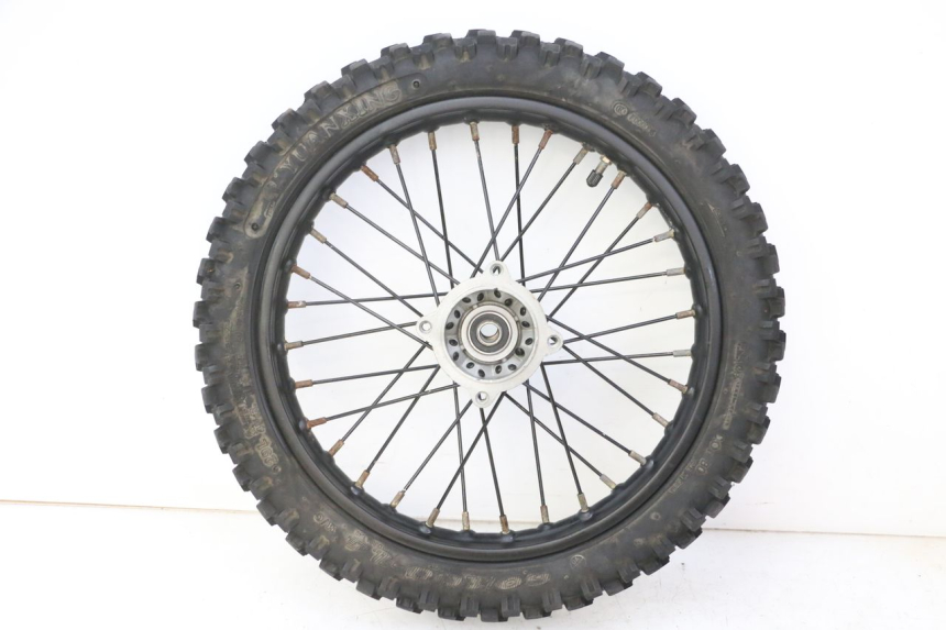 photo de CERCHIO ANTERIORE E PNEUMATICO APOLLO RFZ 125 - Dettaglio del componente