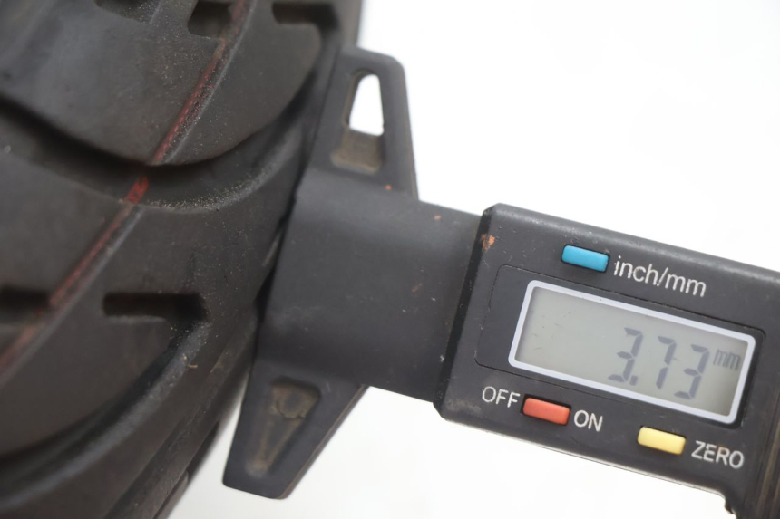 photo de CERCHIO ANTERIORE E PNEUMATICO TNT MOTOR ROMA 10' 2T 50 (2011 - 2018) - Ispezione visiva dettagliata